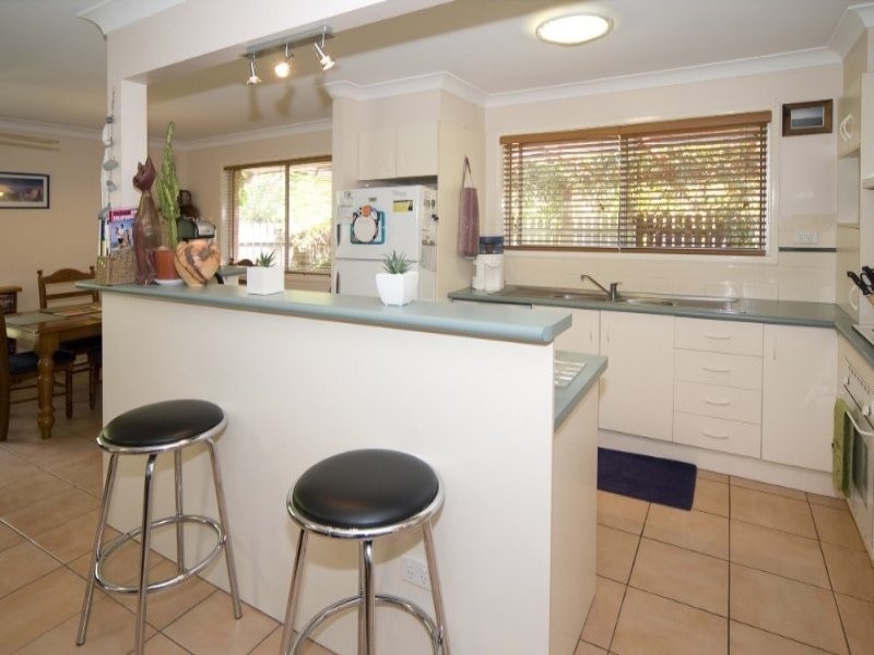 16 Hampshire Cr, Alexandra Hills QLD 4161