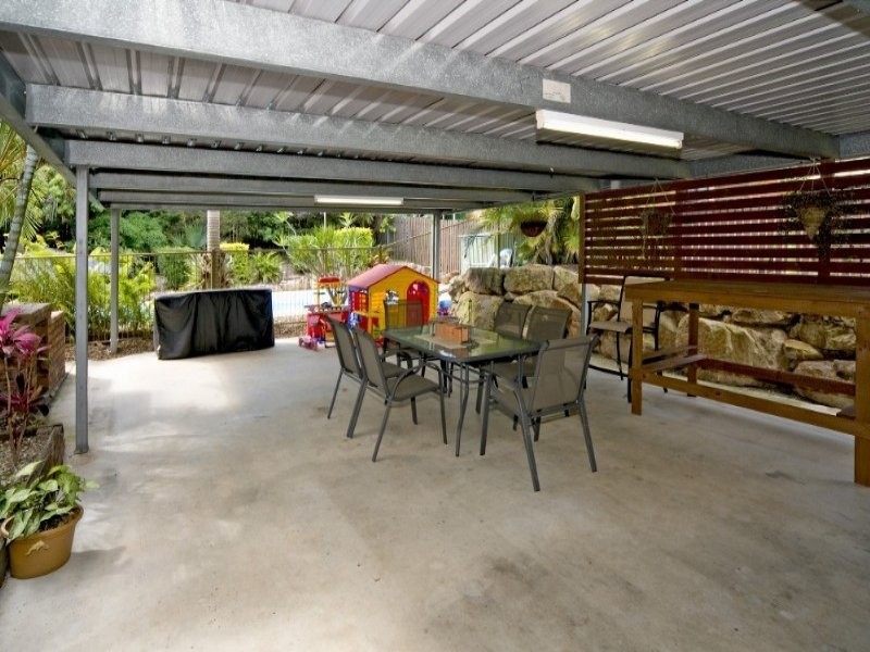 16 Hampshire Cr, Alexandra Hills QLD 4161
