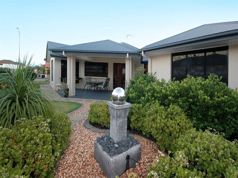 61 Salisbury Street, Redland Bay QLD 4165