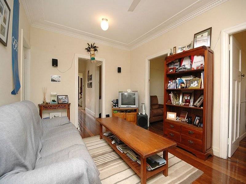 56 Barnes Avenue, Coorparoo QLD 4151