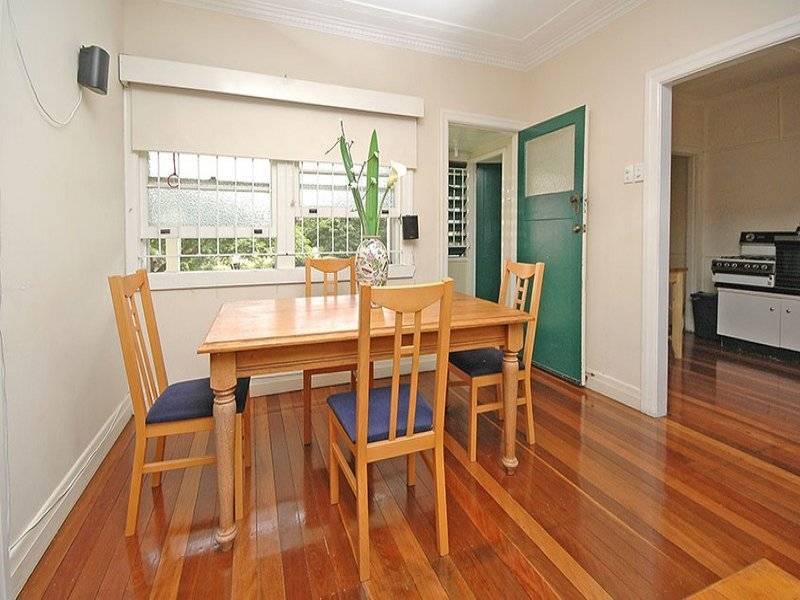 56 Barnes Avenue, Coorparoo QLD 4151