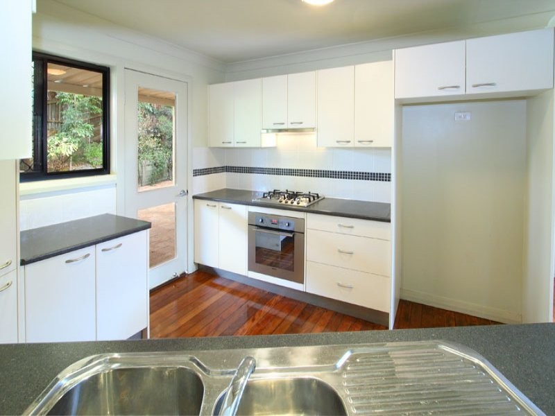 39 Hockings Street, Holland Park West QLD 4121
