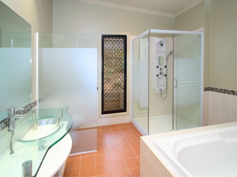39 Hockings Street, Holland Park West QLD 4121