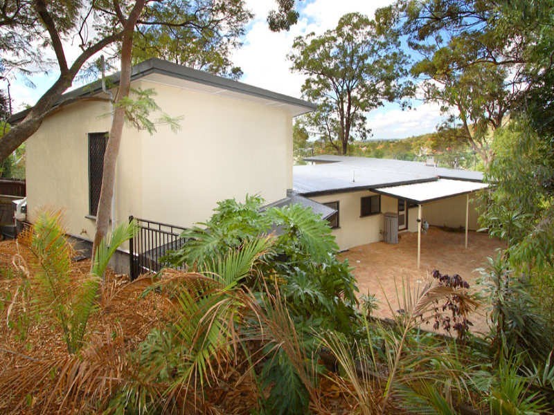 39 Hockings Street, Holland Park West QLD 4121