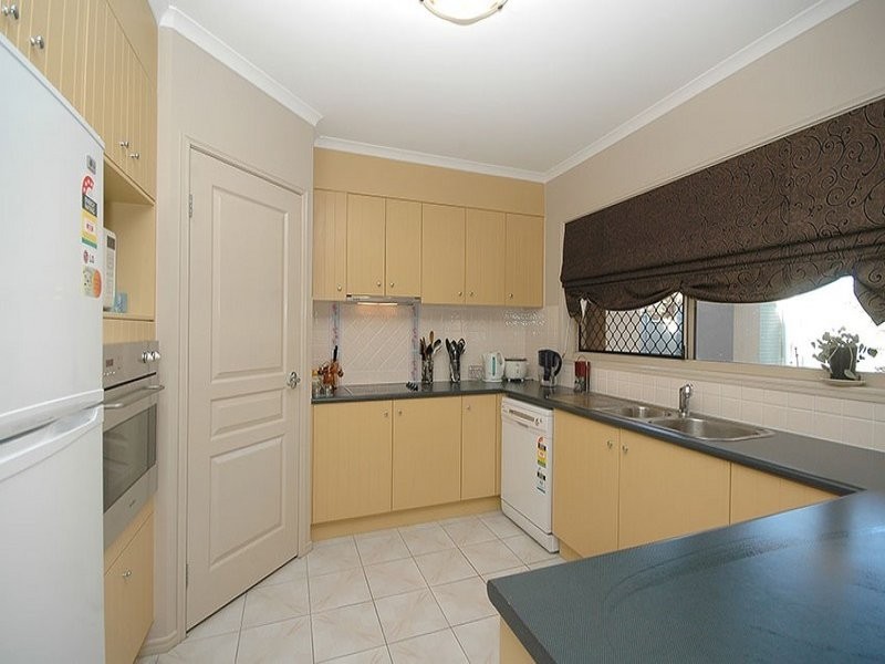 16 Melaleuca Place, Carindale QLD 4152