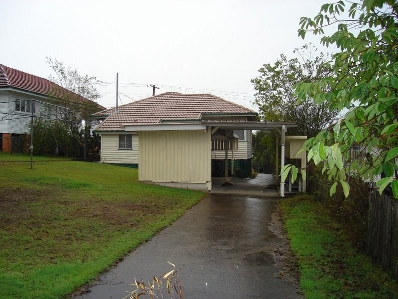 35 Stanley Road, Camp Hill QLD 4152