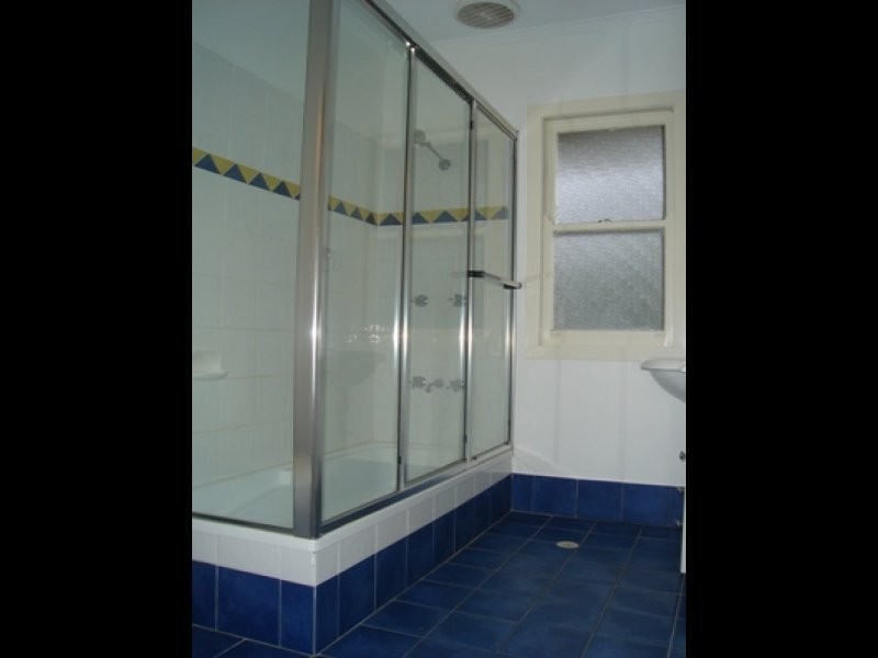 6 Waratah Avenue, Holland Park West QLD 4121