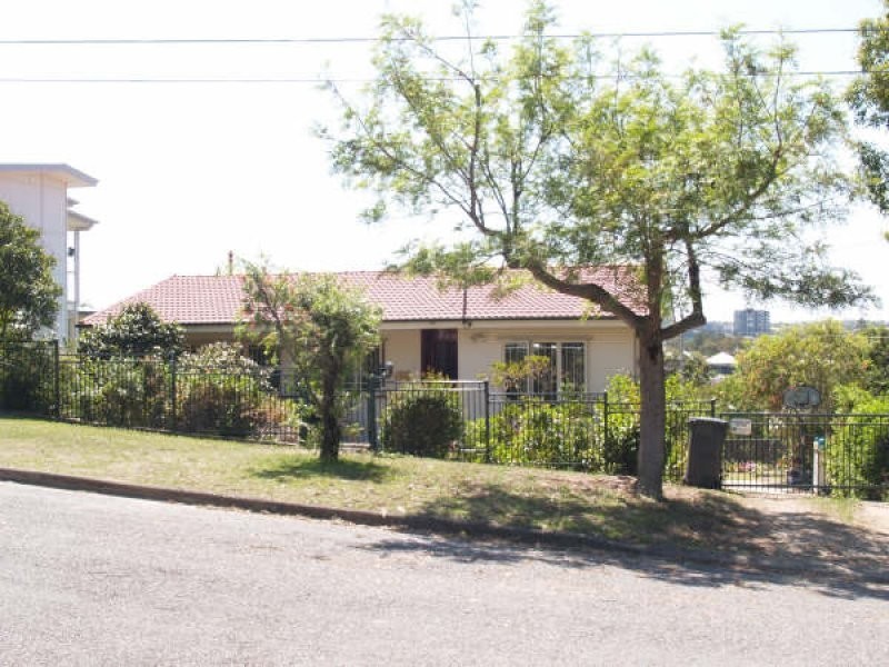 8 Myuna Street, Balmoral QLD 4171