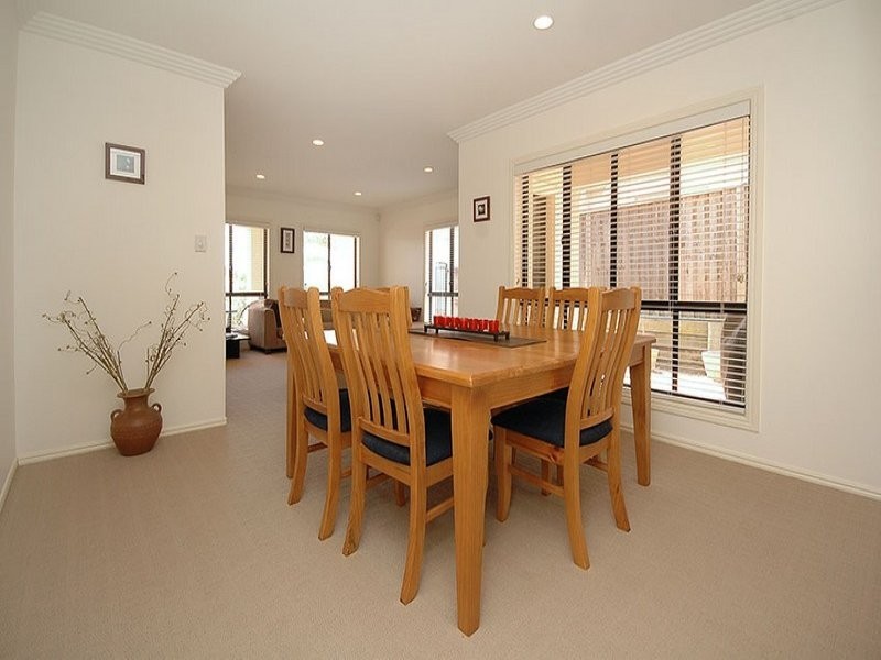 85 Delaney Circuit, Carindale QLD 4152