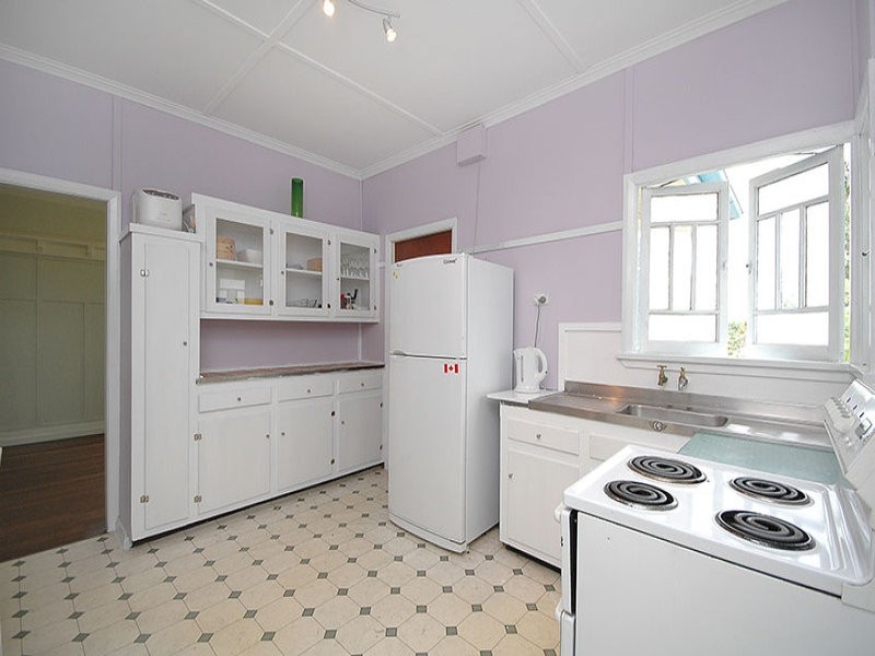 37 Stanley Road, Camp Hill QLD 4152