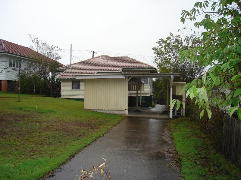 35 Stanley Road, Camp Hill QLD 4152