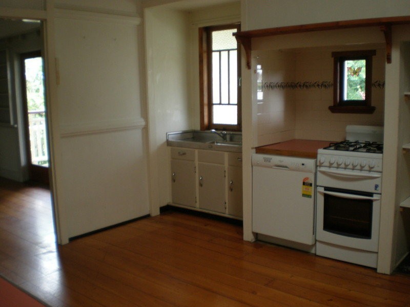 98 Bennetts Road, Camp Hill QLD 4152