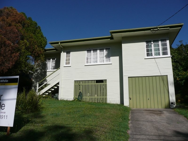 27 Esmonde Place, Coorparoo QLD 4151