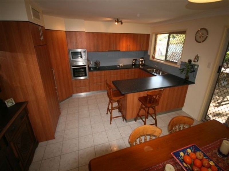 27 Picasso Street, Carina QLD 4152