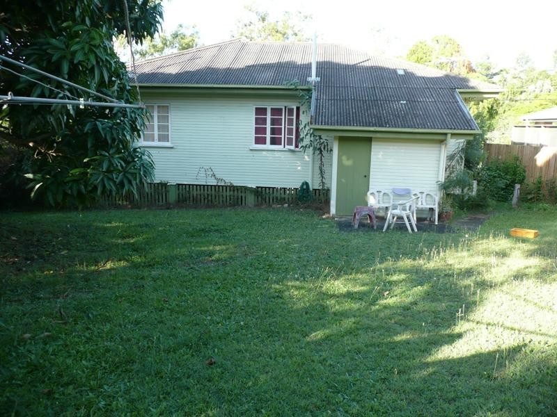 27 Esmonde Place, Coorparoo QLD 4151