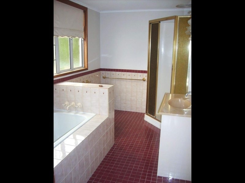 1217 Stanley Street East, Coorparoo QLD 4151