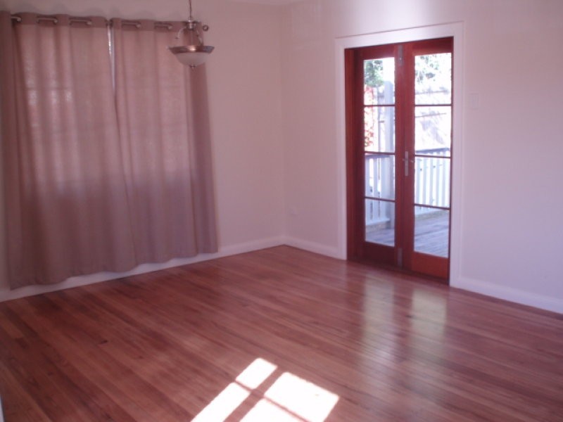 19 Esmonde Place, Coorparoo QLD 4151