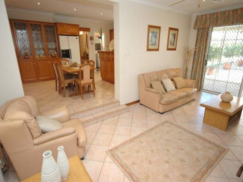 4 McEwan Avenue, Seaton SA 5023