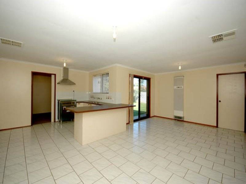 52 Nicholls Crescent, Burton SA 5110