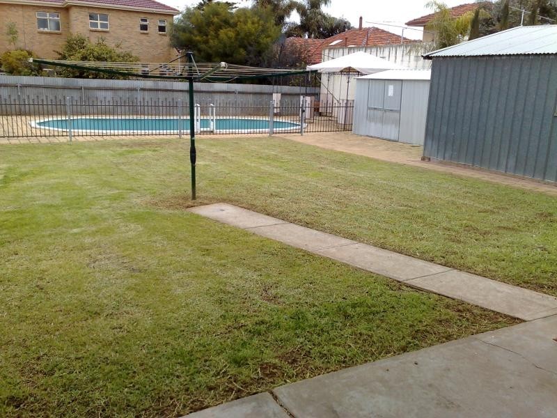 137 Trimmer Parade, Seaton SA 5023