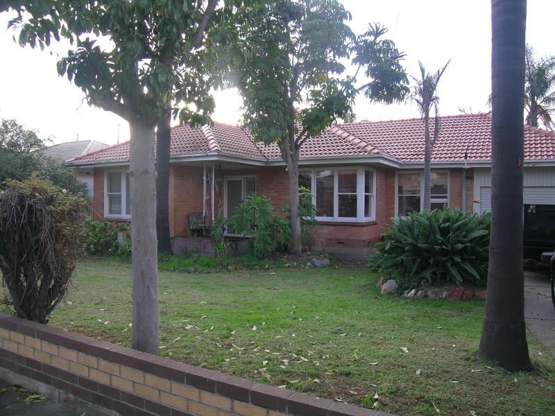 4 Fife Street, Woodville South SA 5011