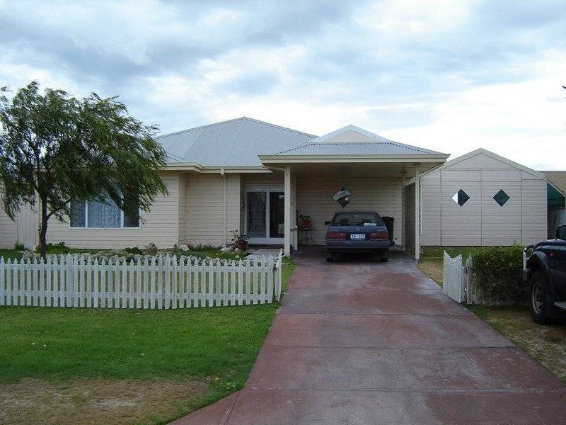 4 Shearwater Drive, Jurien Bay WA 6516