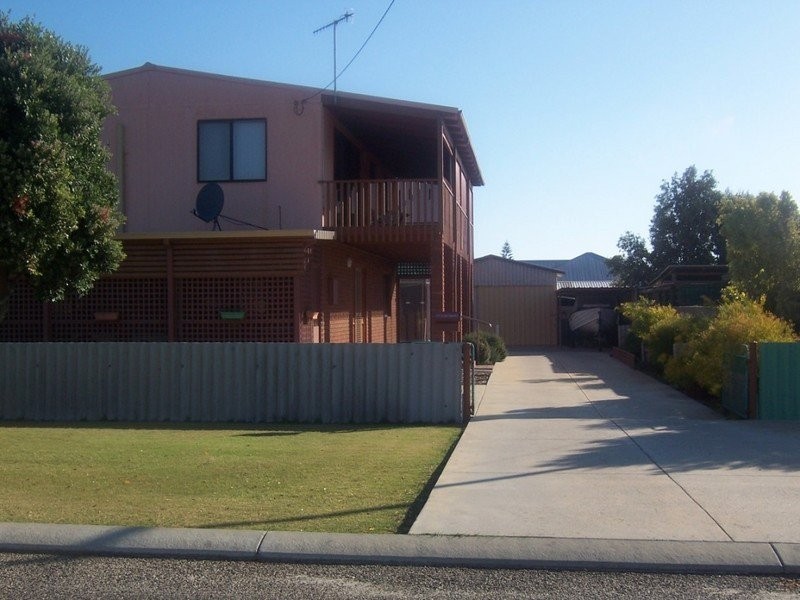 8 Green Street, Cervantes WA 6511