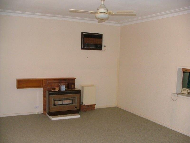 25 Dowell Street, Cowra NSW 2794