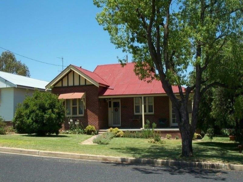 35 Courallie Street, Cowra NSW 2794