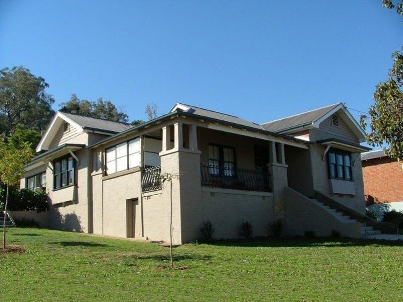 2 Carleton Street, Cowra NSW 2794