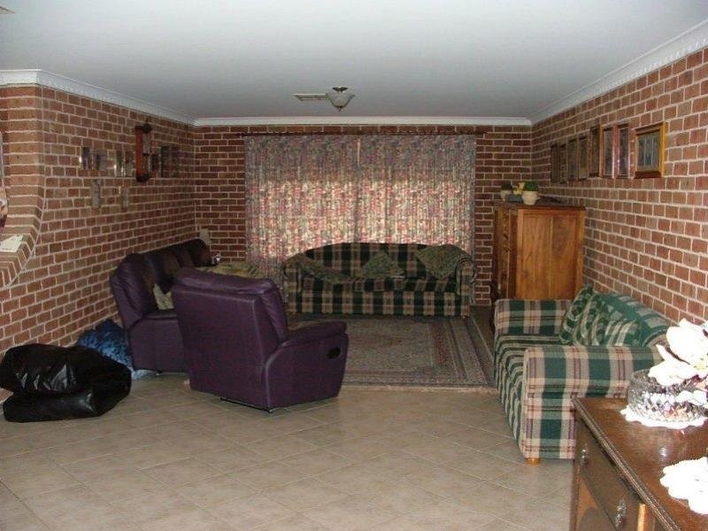 13 Grevillea Close, Cowra NSW 2794