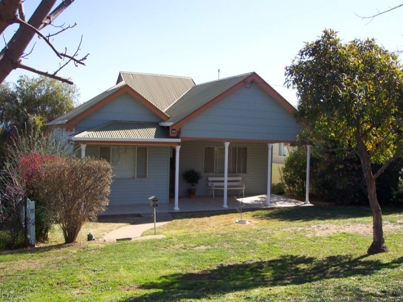 60 Lachlan Street, Cowra NSW 2794