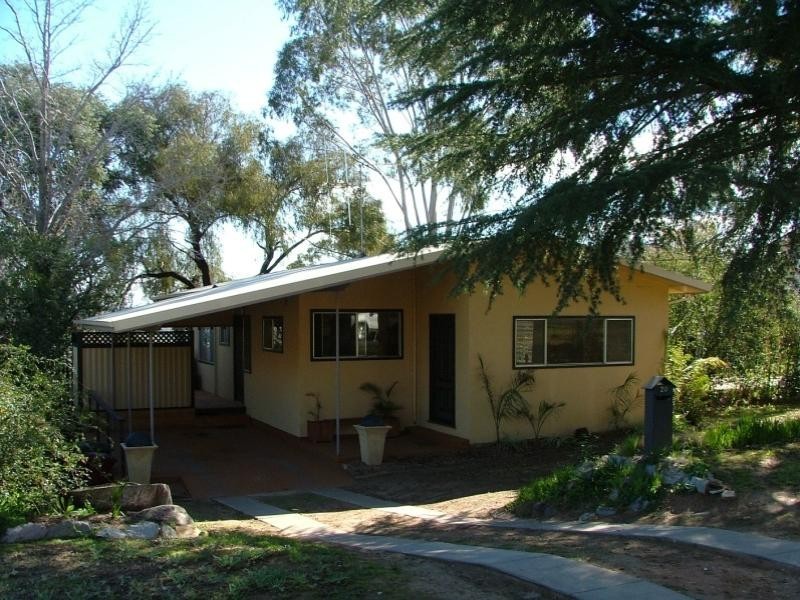 20 Henderson Street, Cowra NSW 2794
