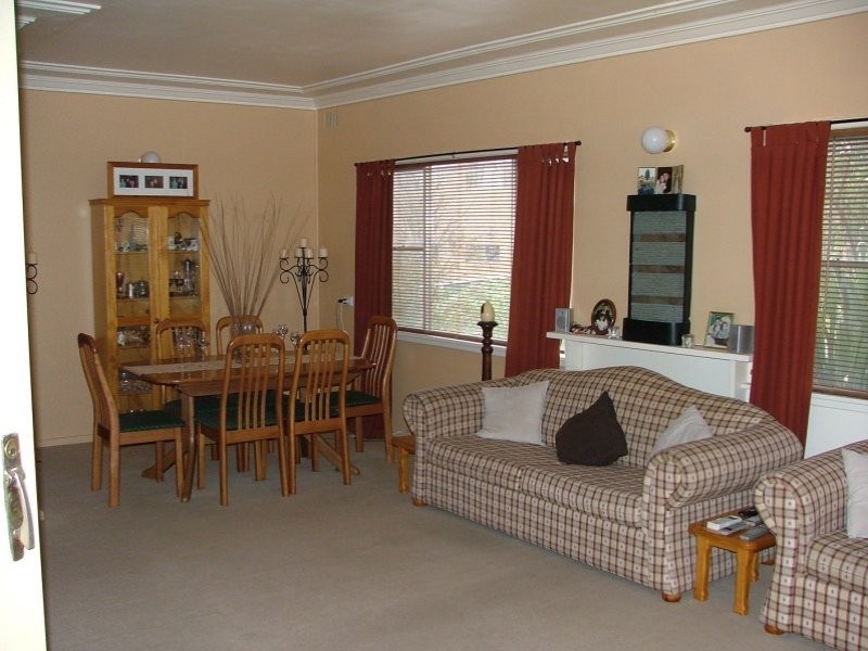20 Henderson Street, Cowra NSW 2794
