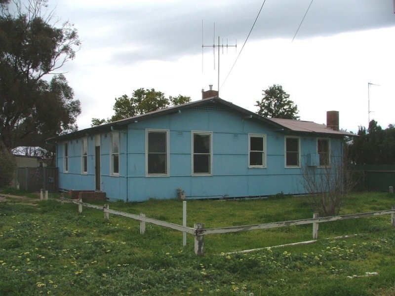 2 Dungowan Street, Cowra NSW 2794