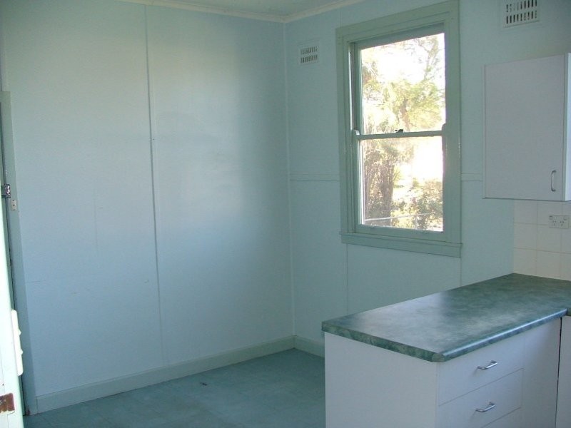 2 Dungowan Street, Cowra NSW 2794