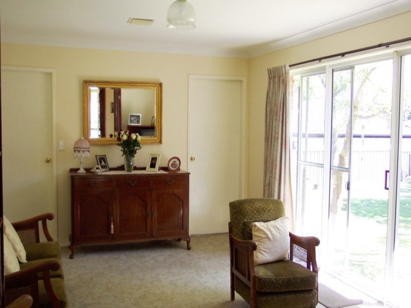 32 Newcombe Street, Cowra NSW 2794