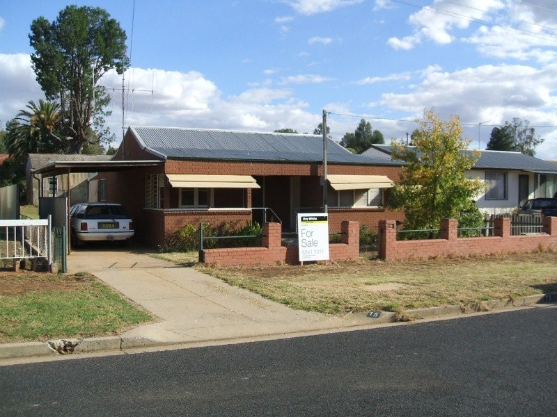 15 Dungaleer Street, Cowra NSW 2794