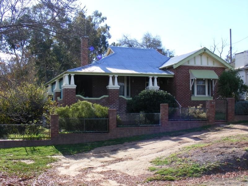 70 Lynch Street, Cowra NSW 2794