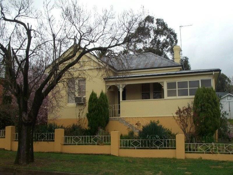 14 Daly St, Cowra NSW 2794
