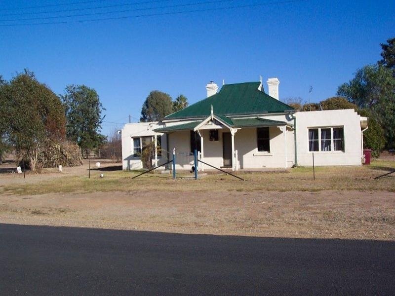 51 Hartley Street, Cowra NSW 2794
