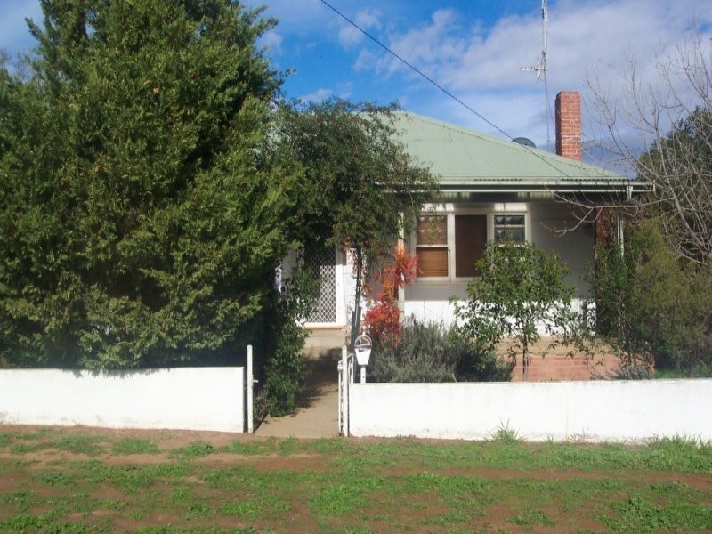 3 Macassar Street, Cowra NSW 2794