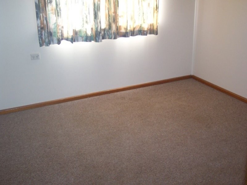 34 Logan Street, Cowra NSW 2794