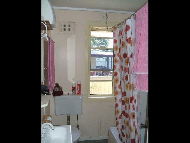 15 Hood Street, Cowra NSW 2794