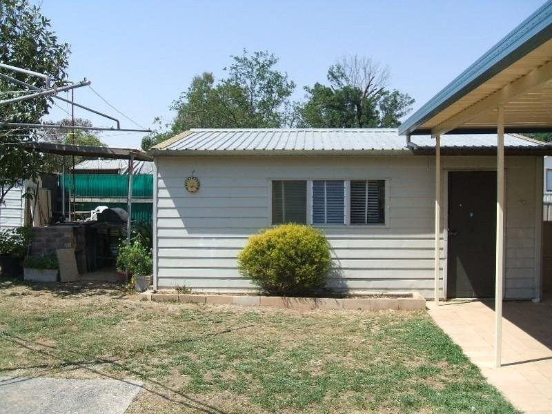 15 Hood Street, Cowra NSW 2794