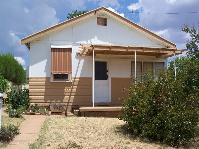 3 Pitt Street, Cowra NSW 2794