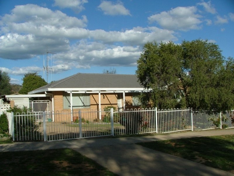 123 Redfern Street, Cowra NSW 2794