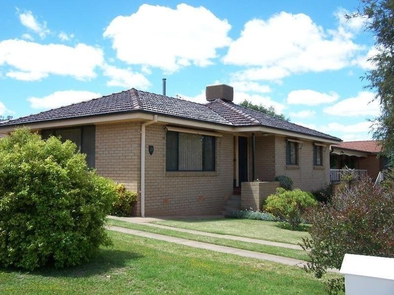 17 Yaldara Crescent, Cowra NSW 2794