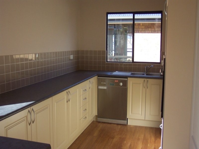 33 Lyall Street, Cowra NSW 2794
