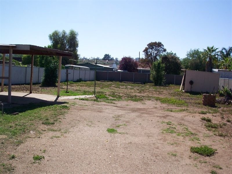 11 Victor Street, Cowra NSW 2794